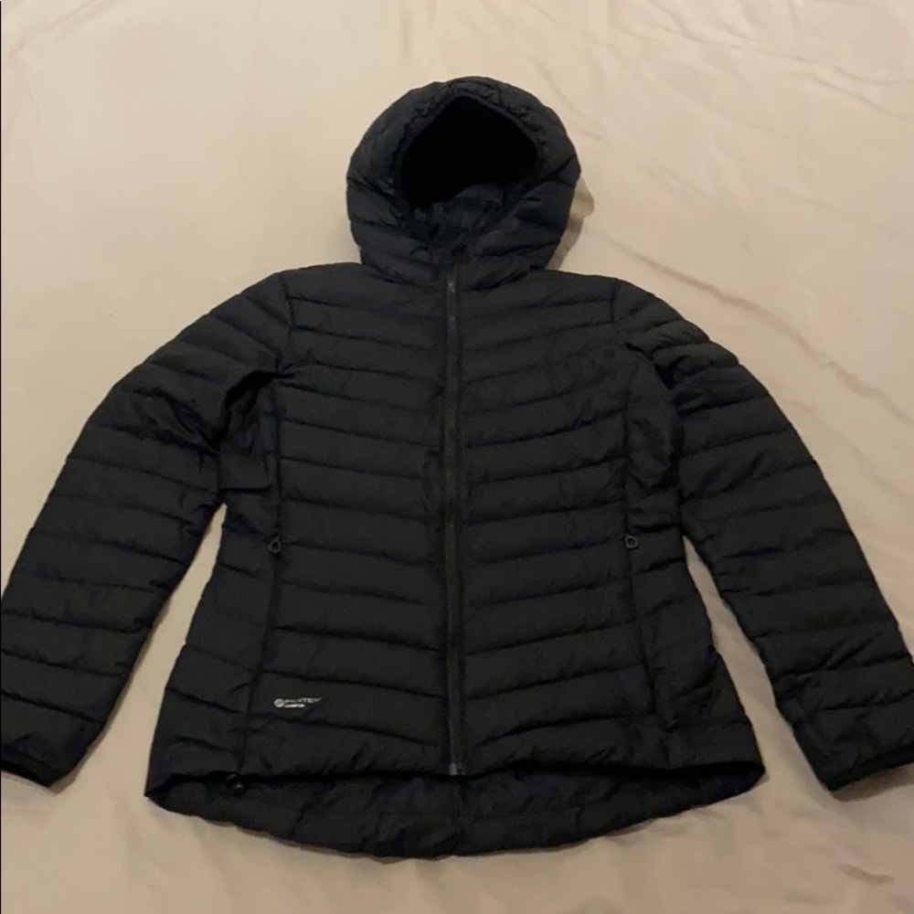 Women’s Helly Hansen hooded down jacket medium